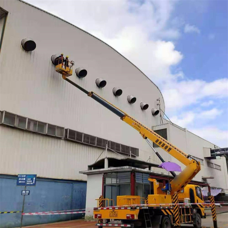 荔湾高空作业车出租服务：专业广告牌安装解决方案